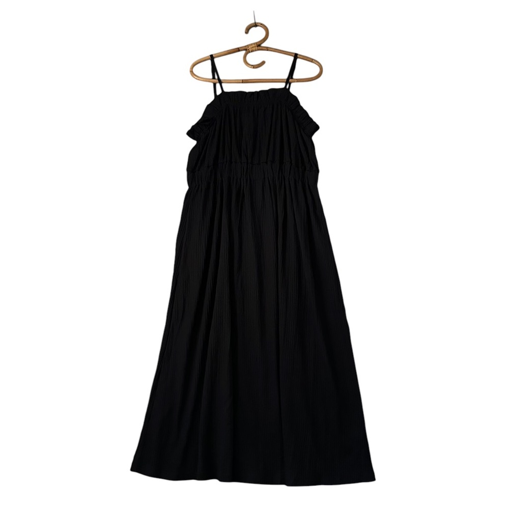 H&M | Black Crinkle‎ Midi Dress Size L